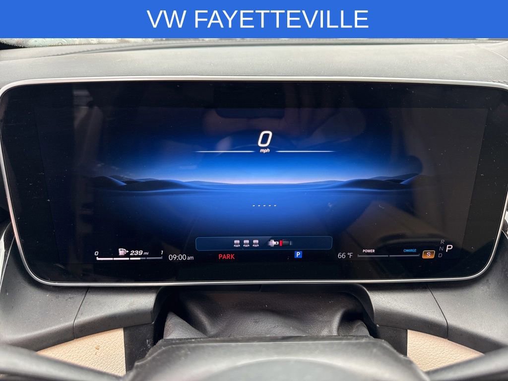 Used 2025 Mercedes-Benz GLC 300 4MATIC image 23