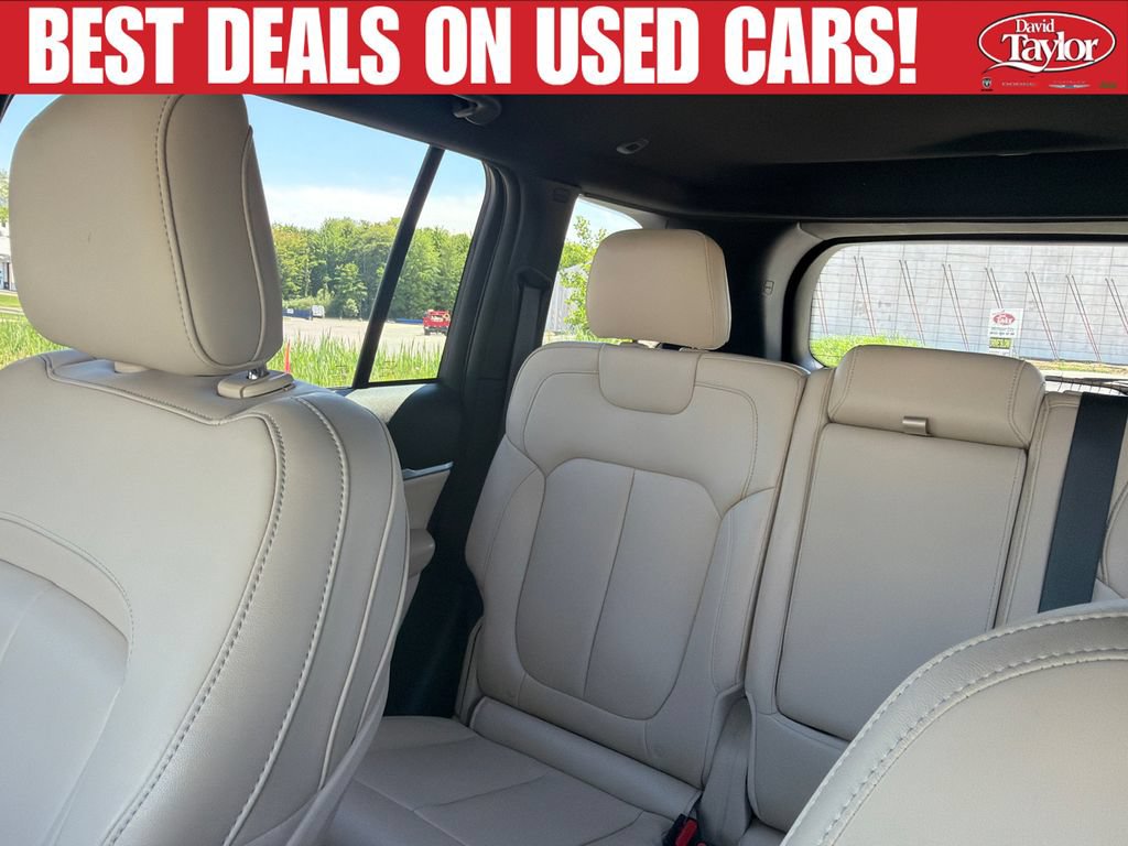 Used 2023 Jeep Grand Cherokee Limited AWD/4WD image 19