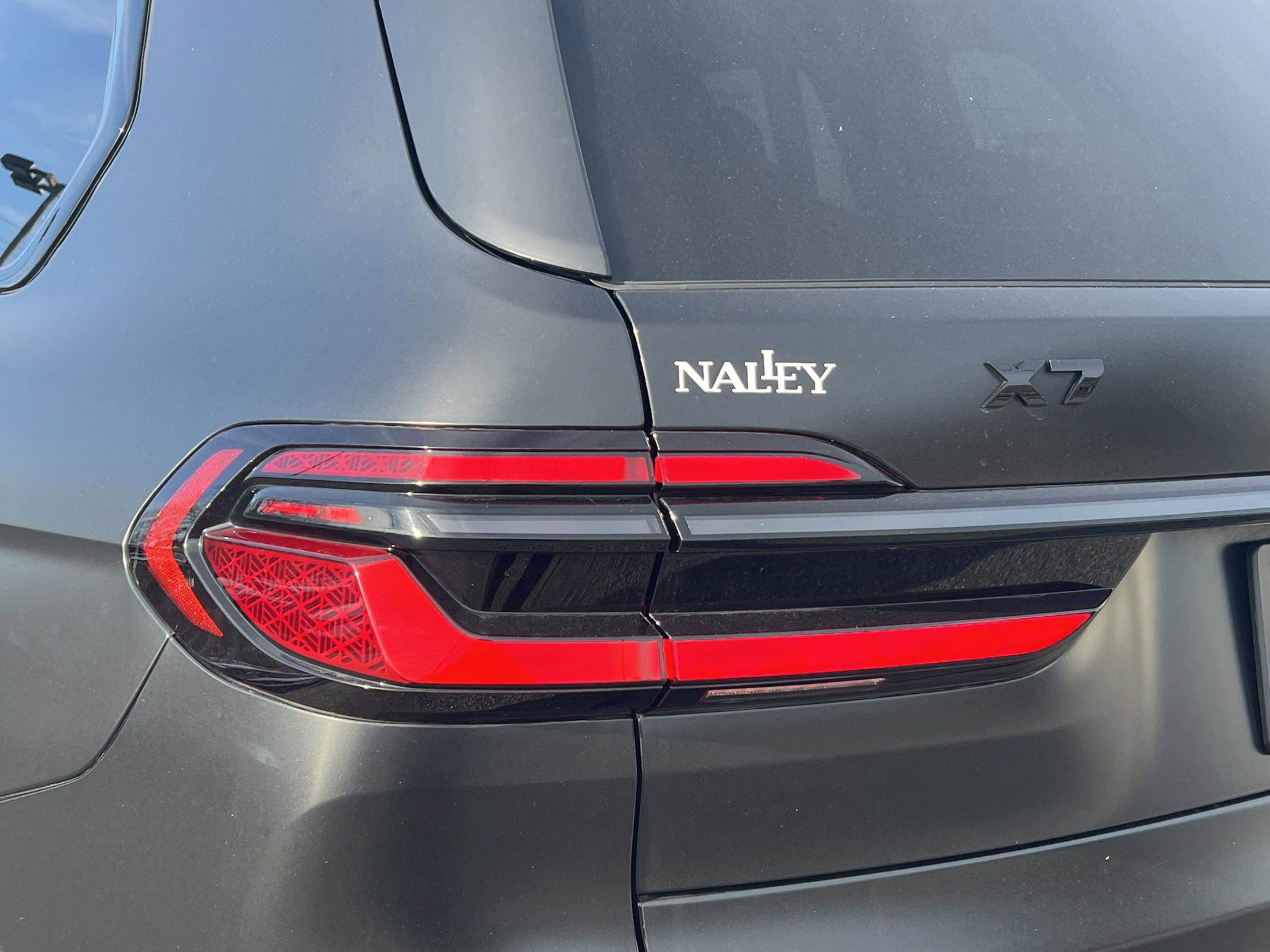 Used 2024 BMW X7 M60i image 29