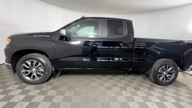 Used 2022 Chevrolet Silverado 1500 LT AWD/4WD image 11