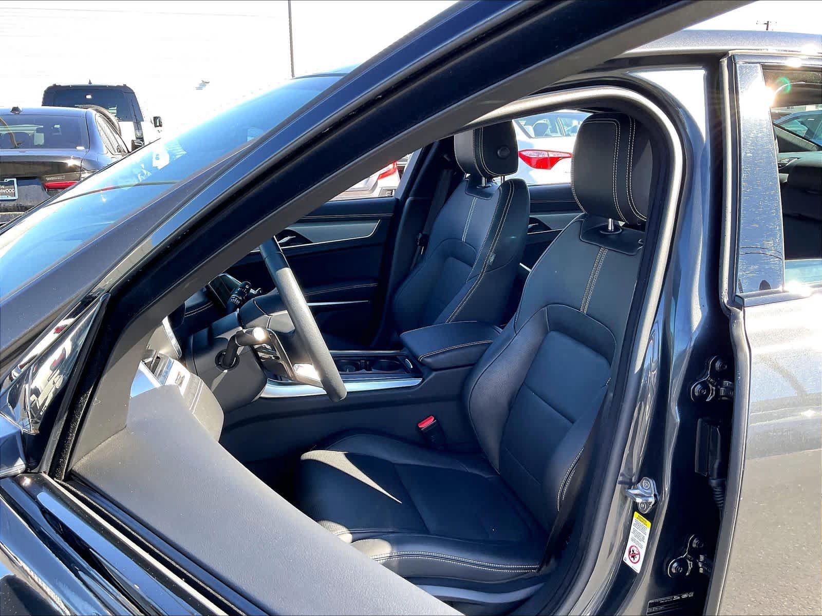 Used 2024 Jaguar XF R-Dynamic SE AWD/4WD image 26