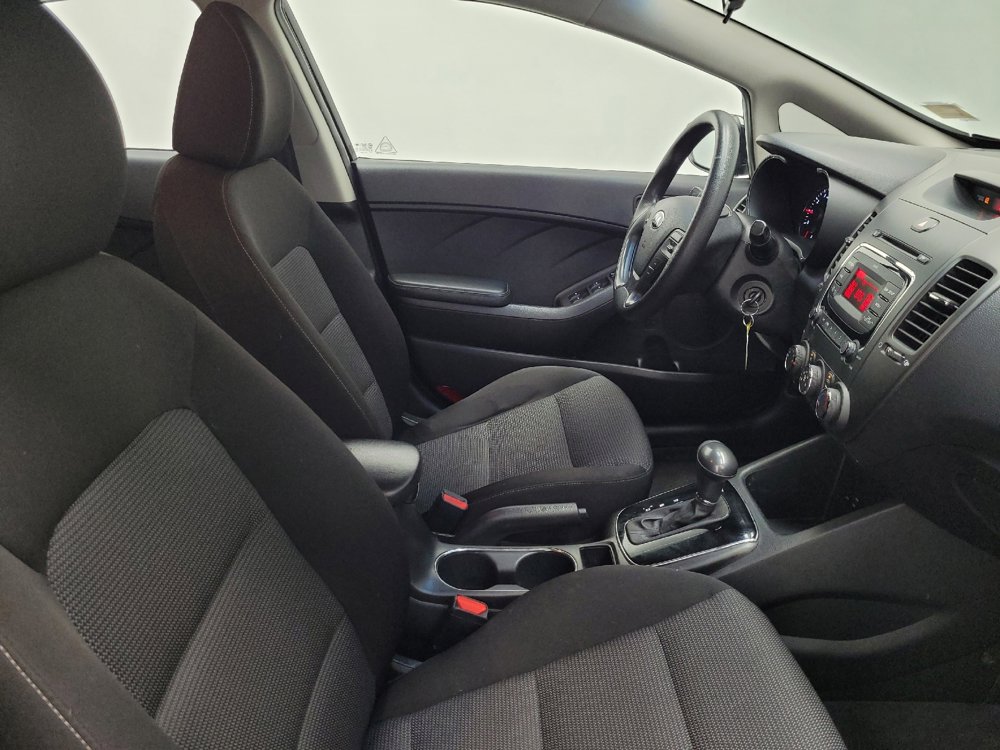 Used 2017 Kia Forte LX image 21