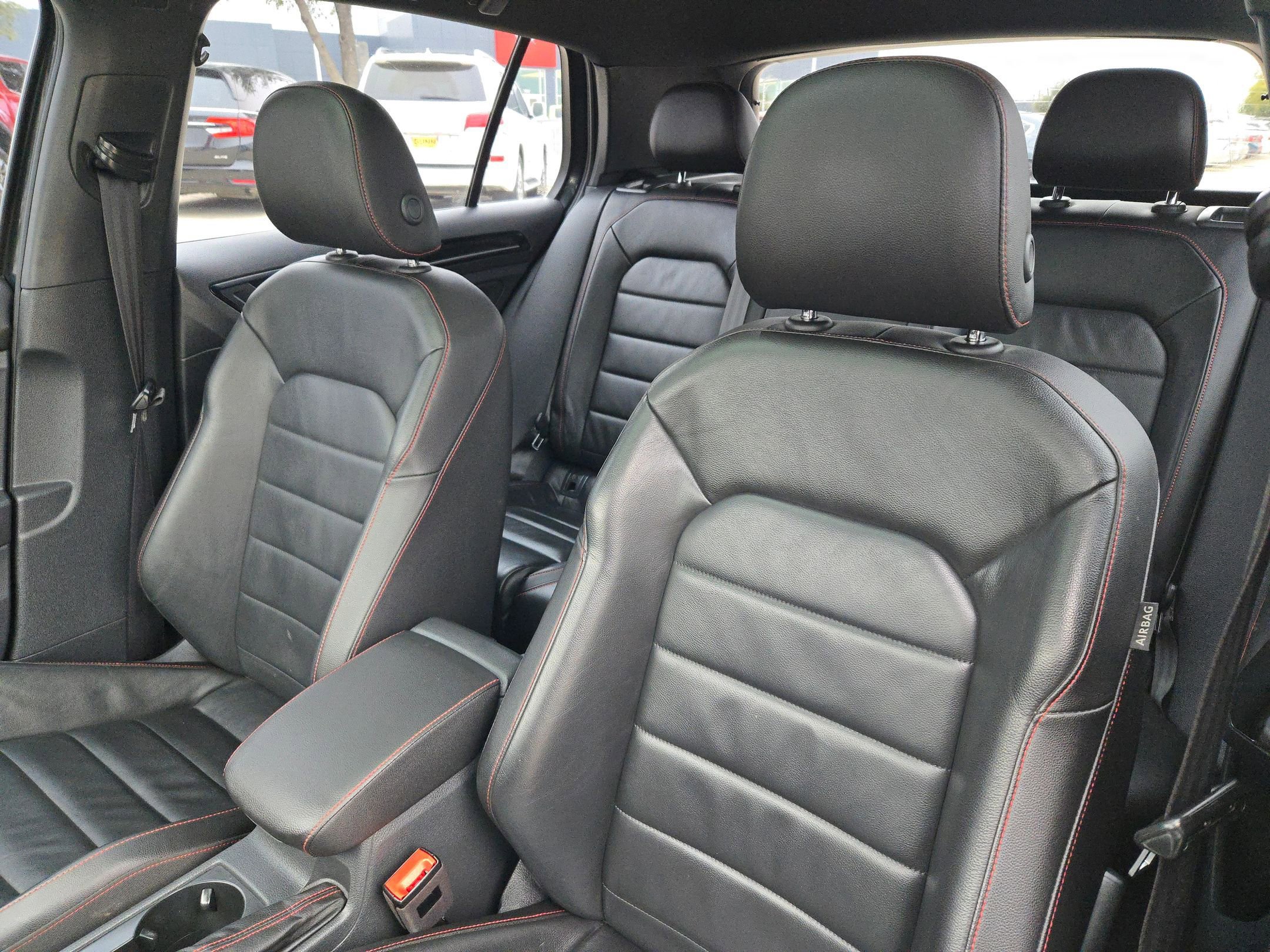 Used 2017 Volkswagen GTI SE image 9