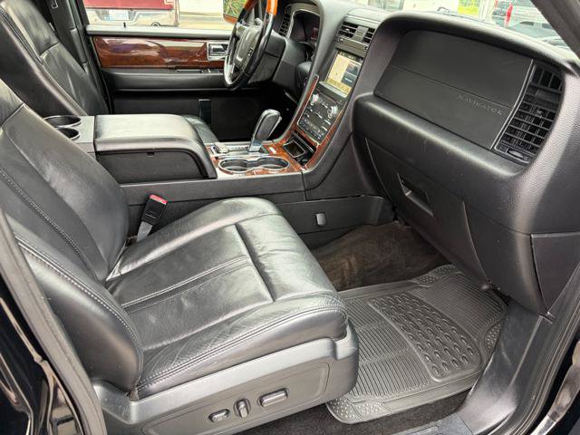 Used 2016 Lincoln Navigator Select AWD/4WD image 20