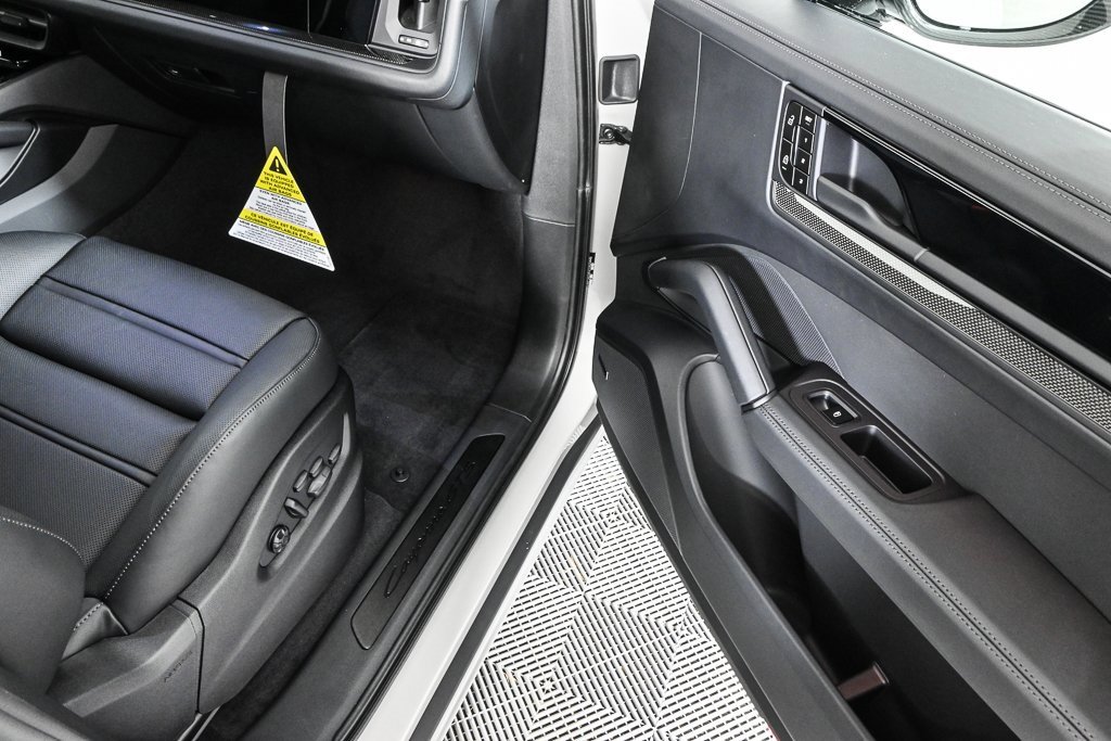 New 2026 Porsche Cayenne GTS image 31