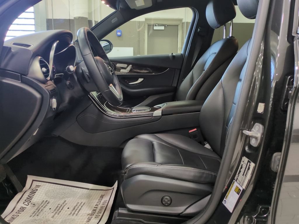 Used 2020 Mercedes-Benz GLC 300 4MATIC image 14