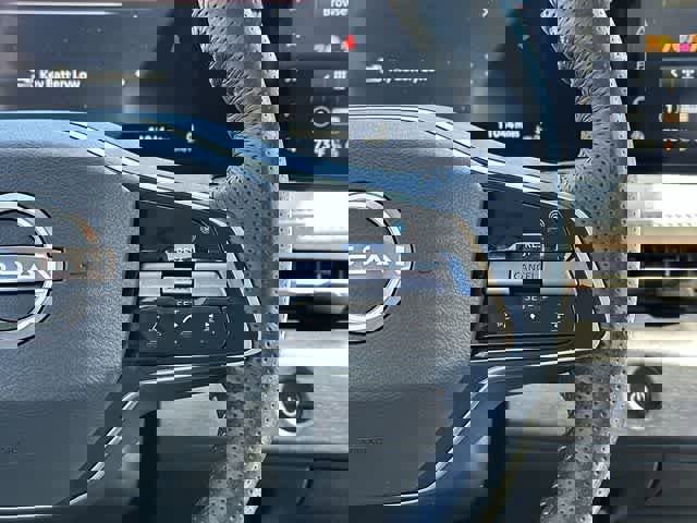 Used 2023 Nissan Ariya AWD image 9