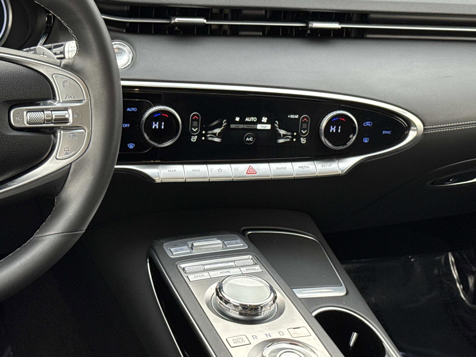 Used 2025 Genesis GV70 2.5T image 5