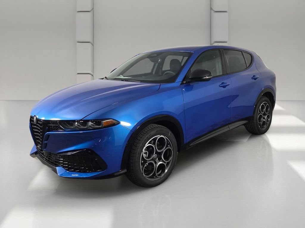 New 2026 Alfa Romeo Tonale w/ Black Premium Package AWD/4WD image 4