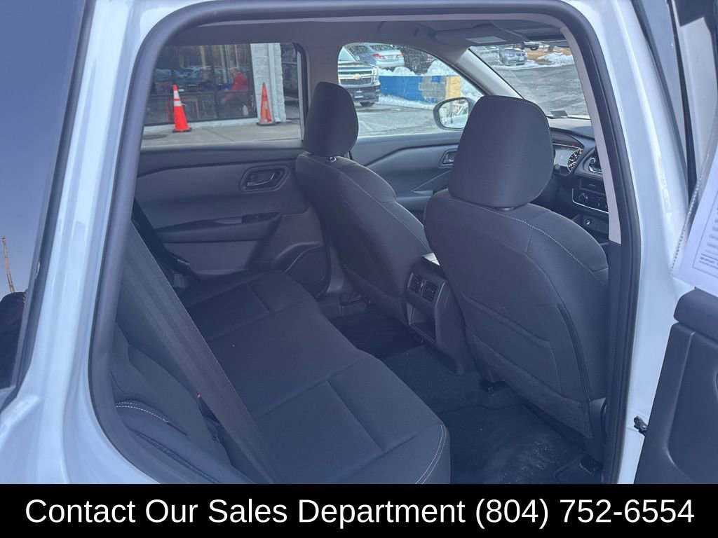 Used 2025 Nissan Rogue S image 13