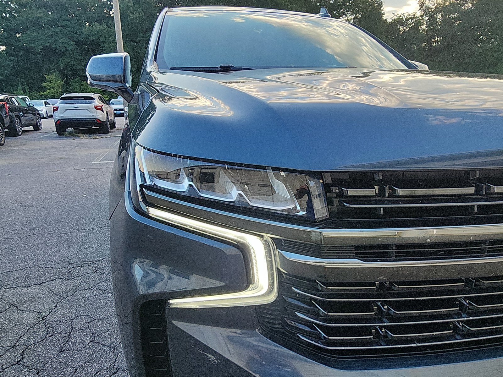 Used 2021 Chevrolet Suburban RST w/ Luxury Package AWD/4WD image 9