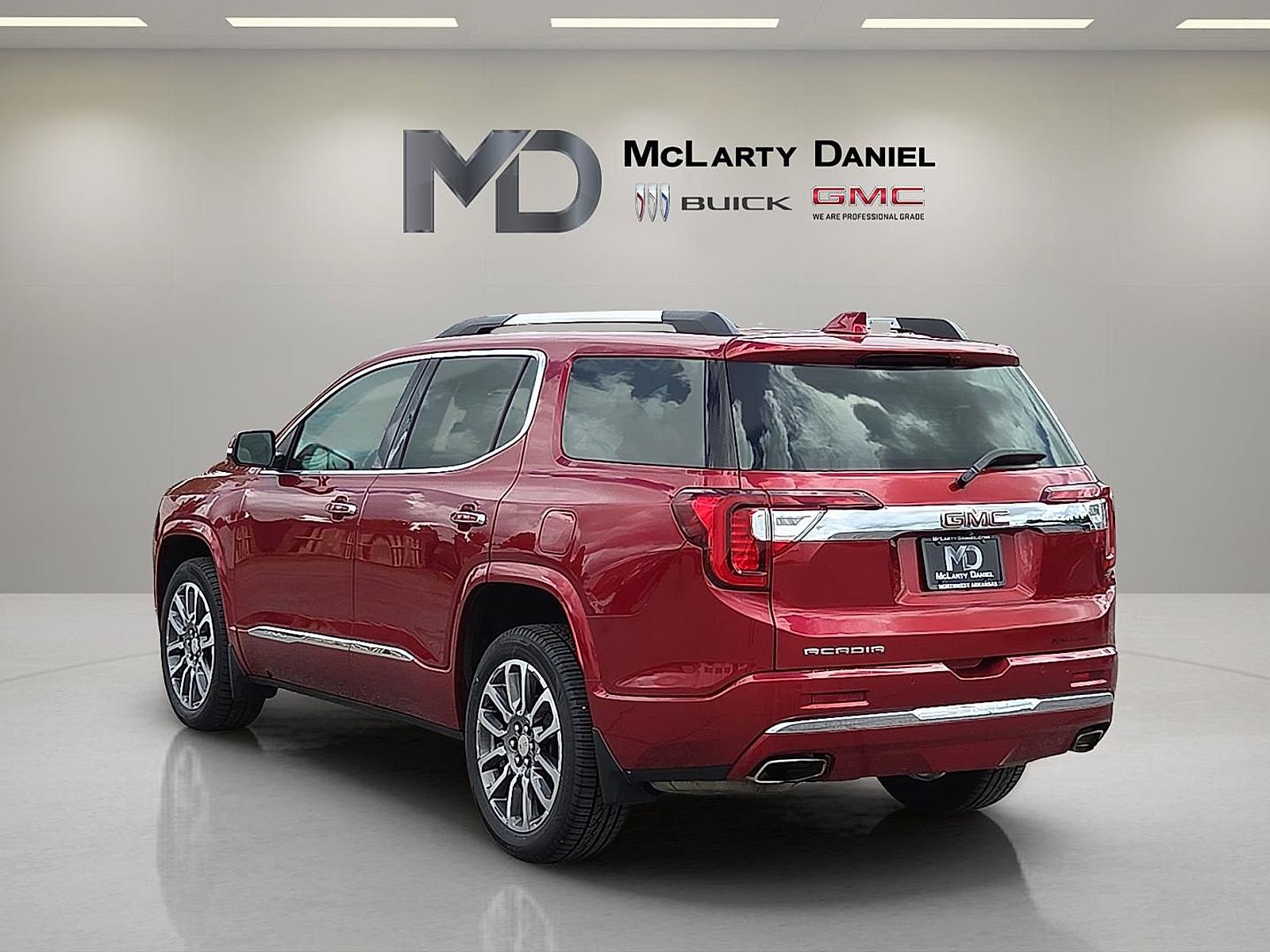 Used 2021 GMC Acadia Denali FWD image 4
