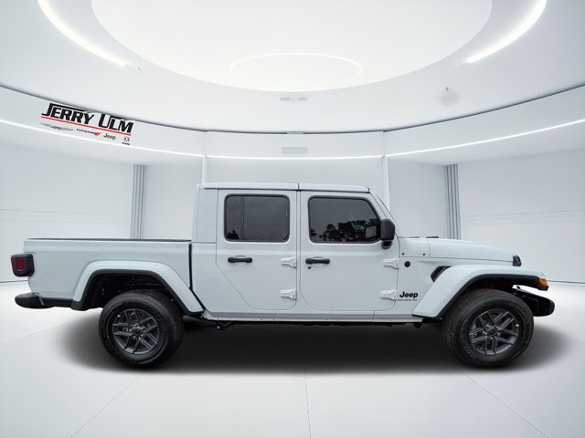 New 2025 Jeep Gladiator Sport image 2