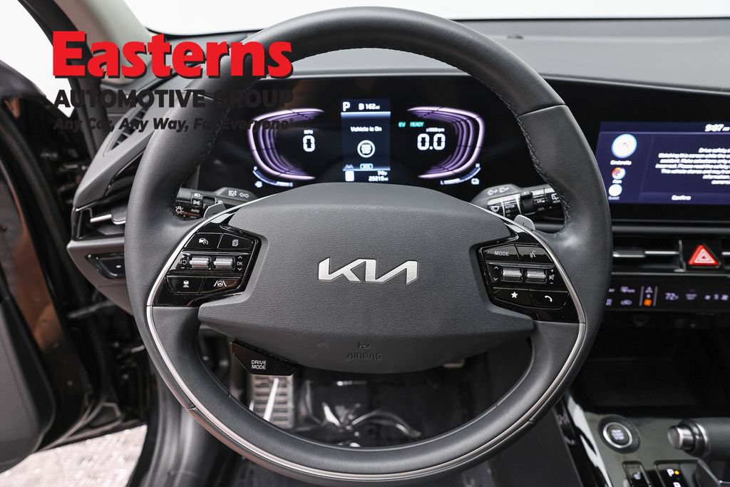 Used 2023 Kia Niro EX Touring FWD image 10
