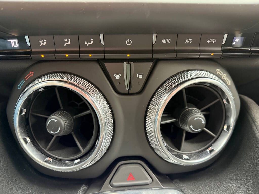 Used 2020 Chevrolet Camaro SS RWD image 20