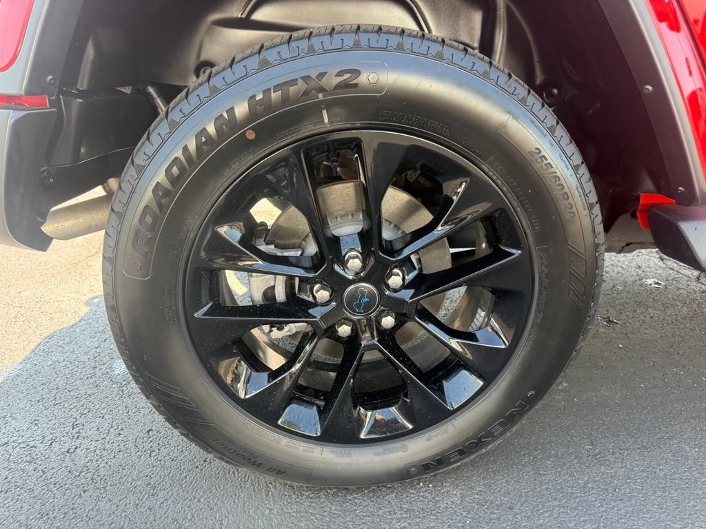 Used 2025 Jeep Wrangler Unlimited Sahara AWD/4WD image 57
