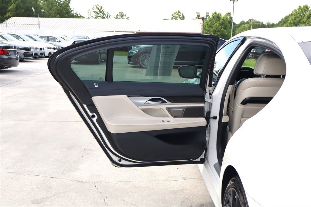 Used 2020 BMW 740i w/ M Sport Package RWD image 44