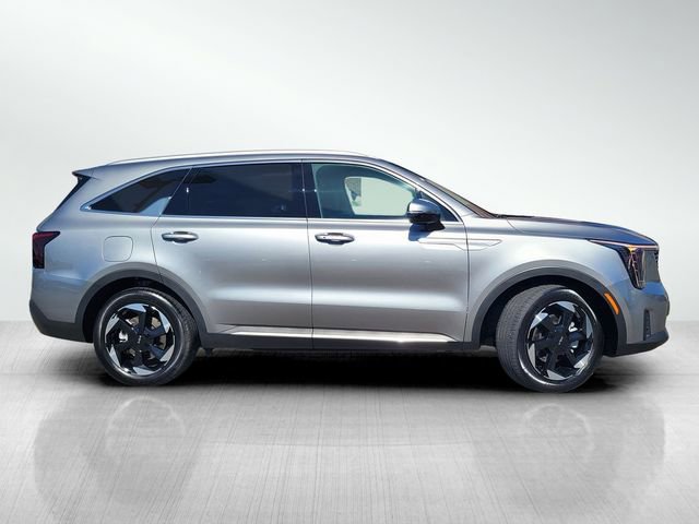 Used 2025 Kia Sorento EX image 3