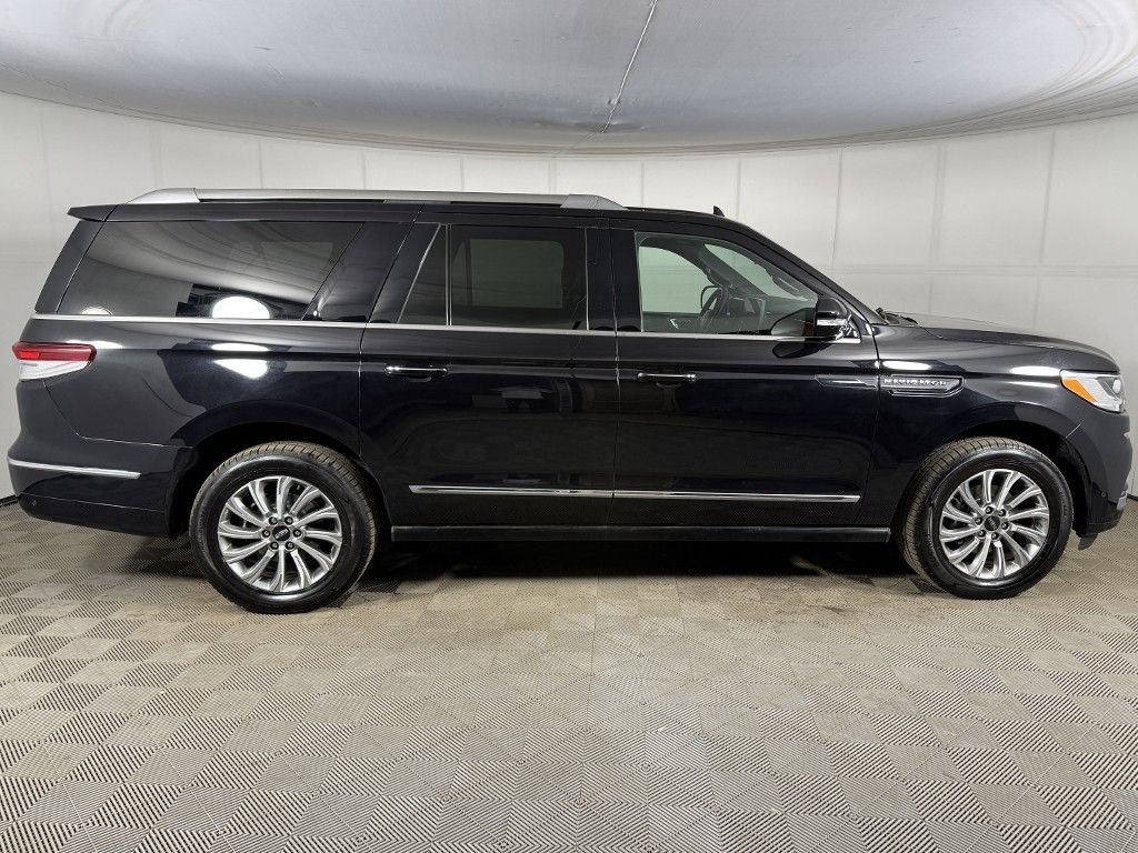 Used 2024 Lincoln Navigator L 4WD image 16