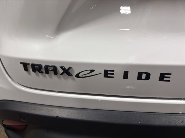 Used 2024 Chevrolet Trax RS w/ Sunroof Package FWD image 29