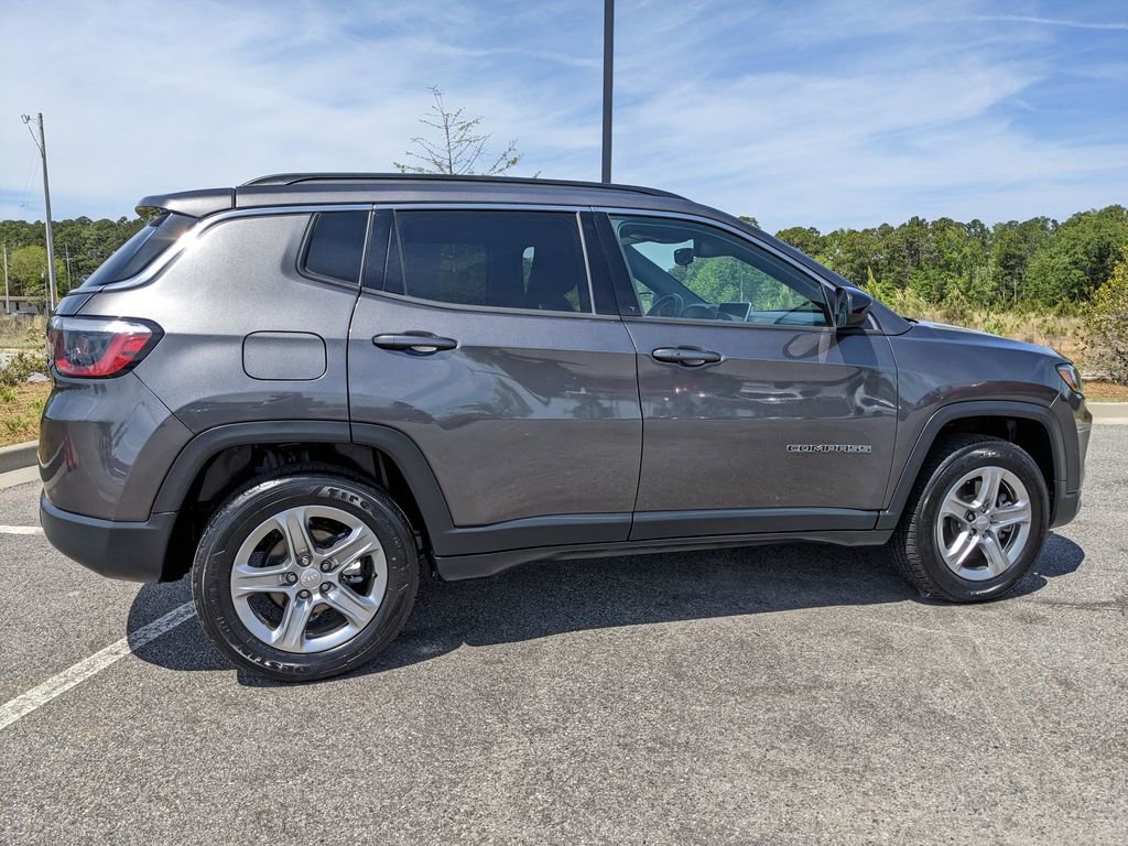 Used 2024 Jeep Compass Latitude AWD/4WD image 19