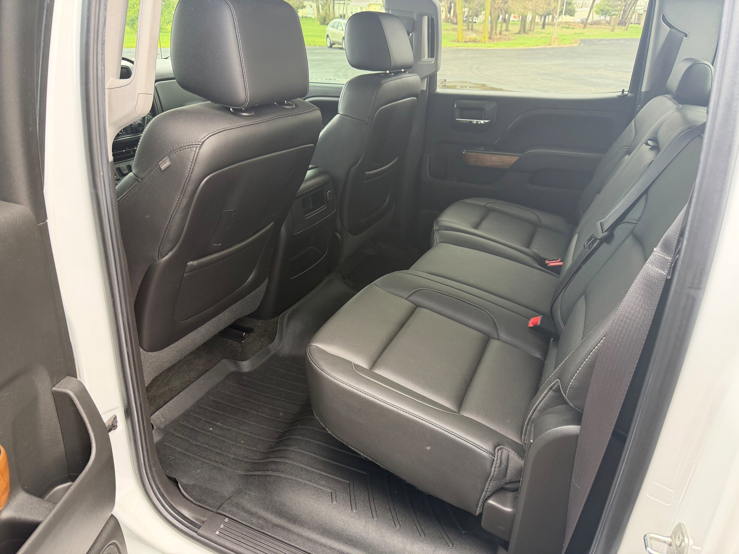 Used 2015 Chevrolet Silverado 1500 LTZ w/ LTZ Plus Package AWD/4WD image 19