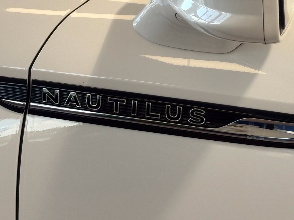 Used 2023 Lincoln Nautilus Black Label AWD/4WD image 10