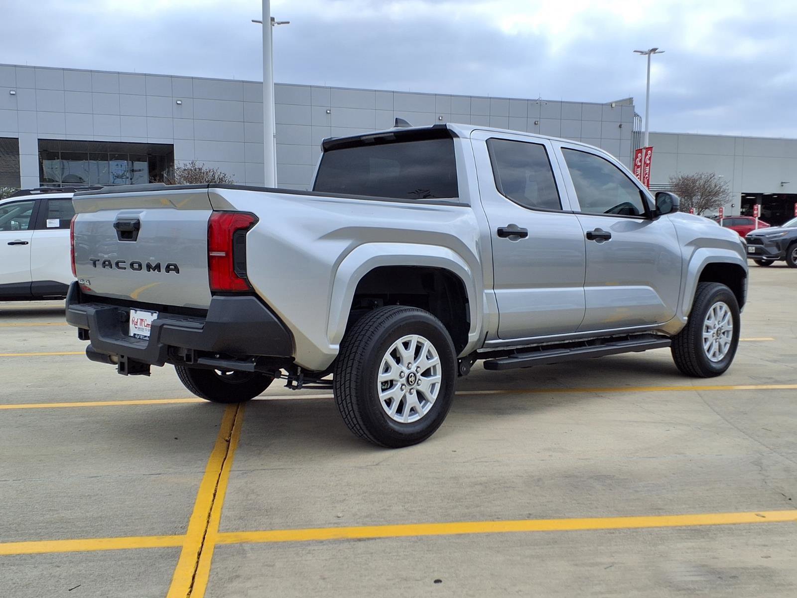 Used 2025 Toyota Tacoma SR image 5