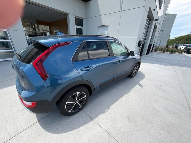 Certified 2024 Kia Niro EX w/ EX Cold Weather Package FWD image 4