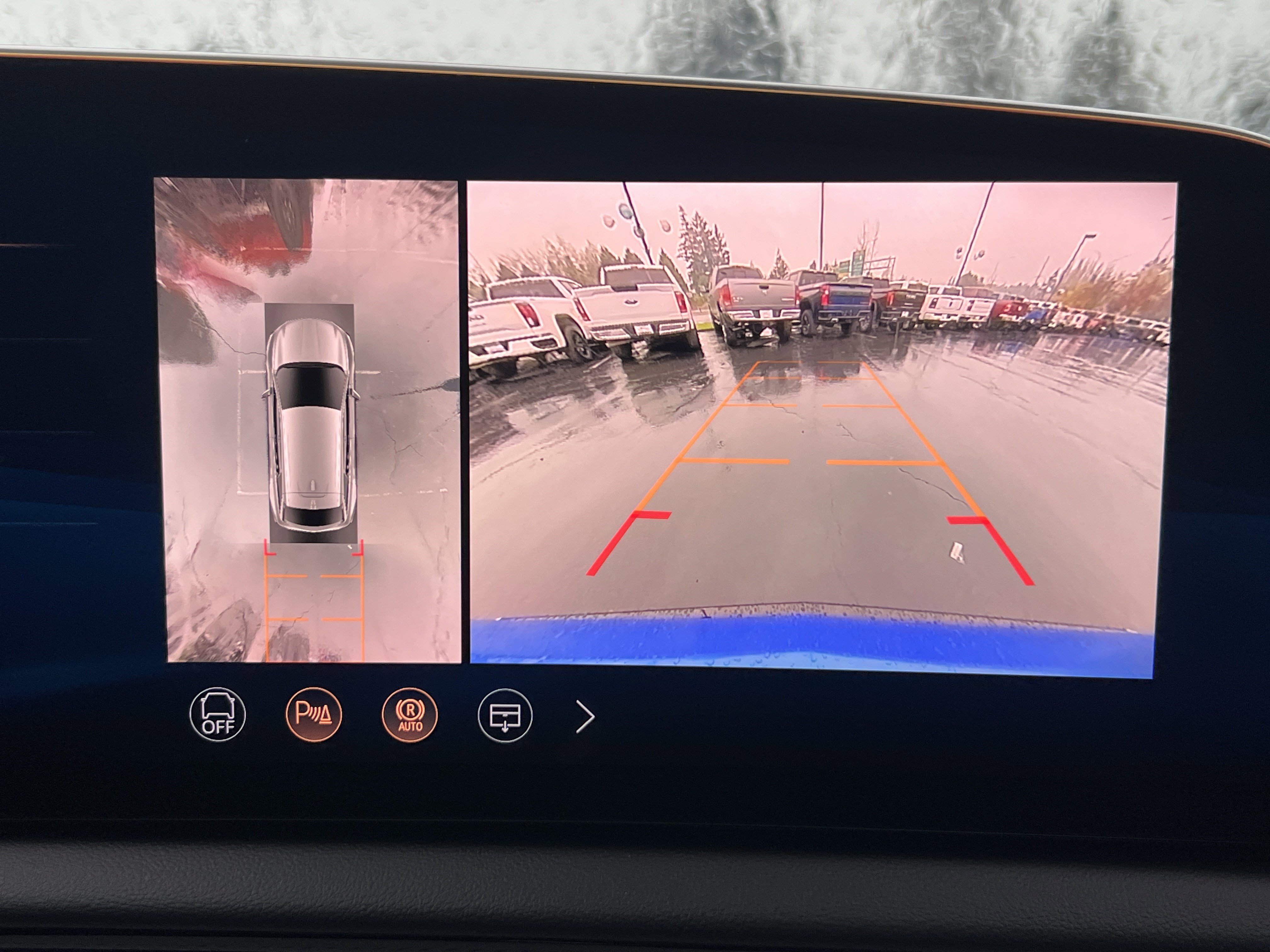 New 2026 Cadillac Optiq Luxury 2 image 14