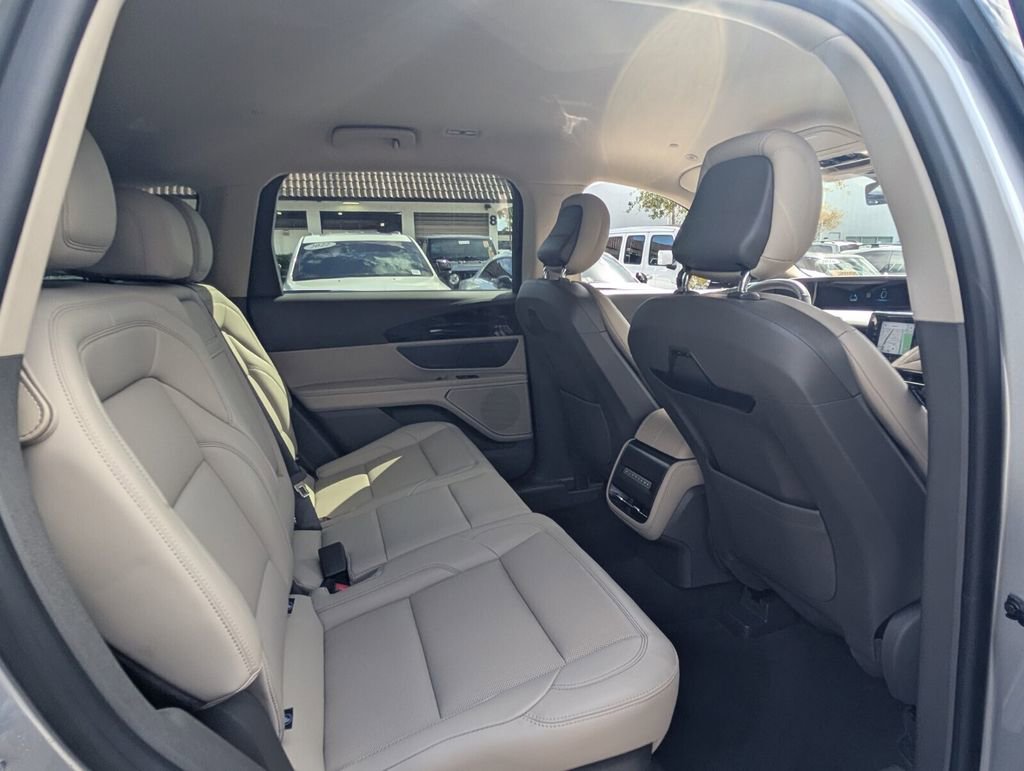 Certified 2025 Lincoln Nautilus Premier image 15