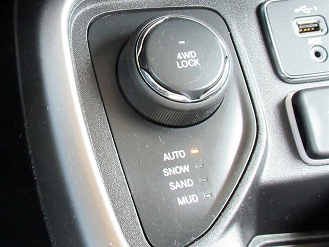 Used 2021 Jeep Compass Sport w/ Cold Weather Group image 28