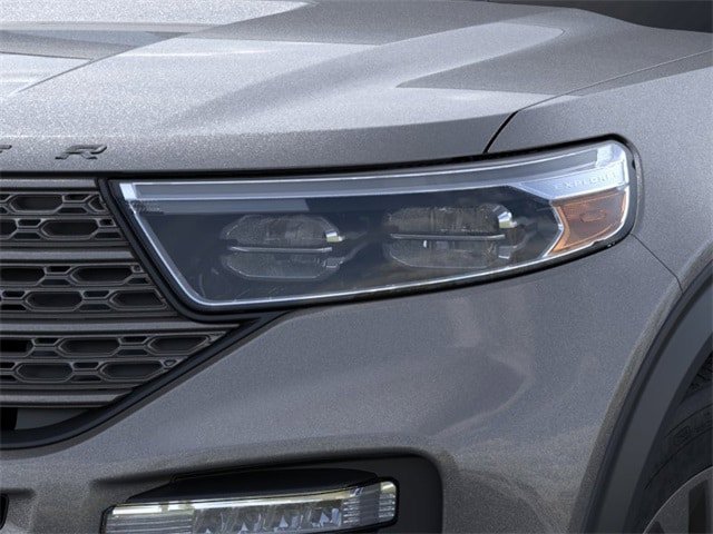 New 2023 Ford Explorer XLT w/ Equipment Group 202A image 33