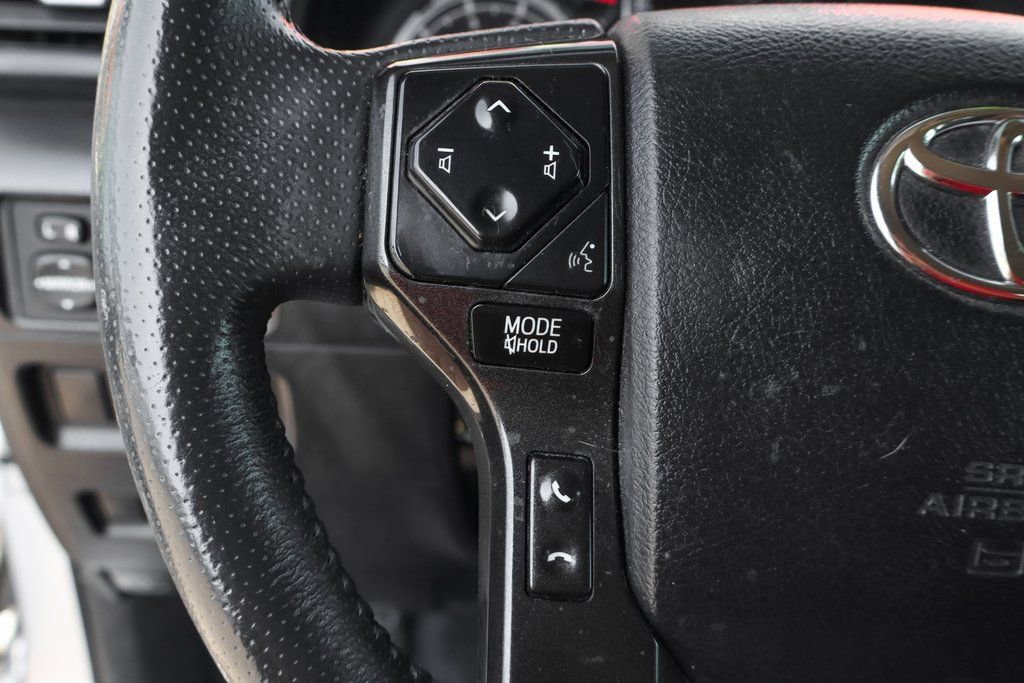 Used 2022 Toyota 4Runner TRD Off-Road Premium AWD/4WD image 24