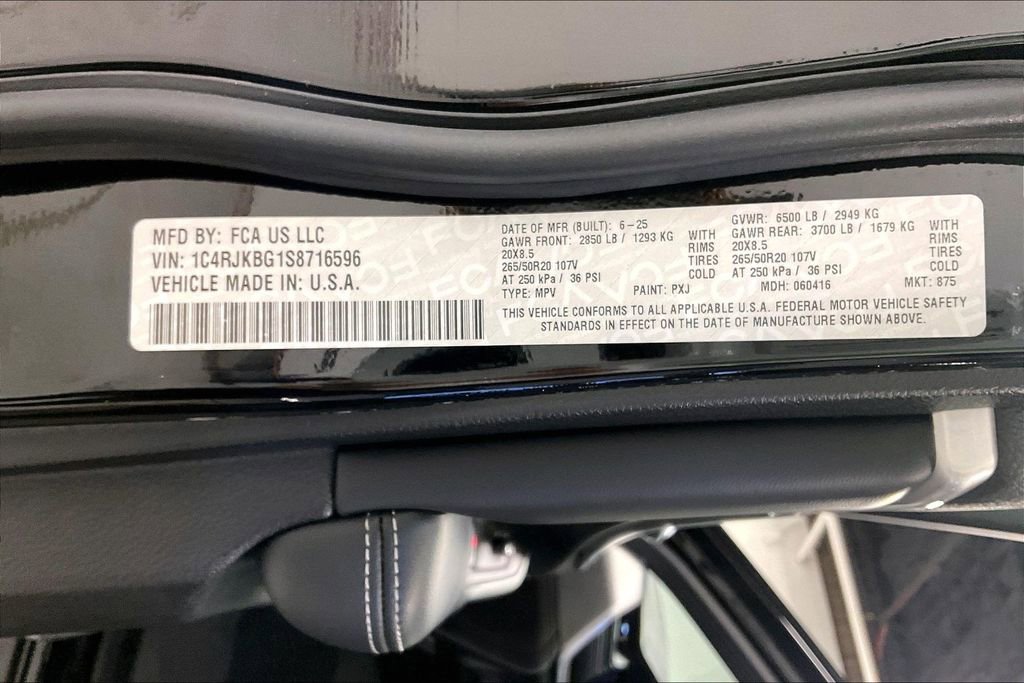 Used 2025 Jeep Grand Cherokee L Limited w/ Black Appearance Package image 44