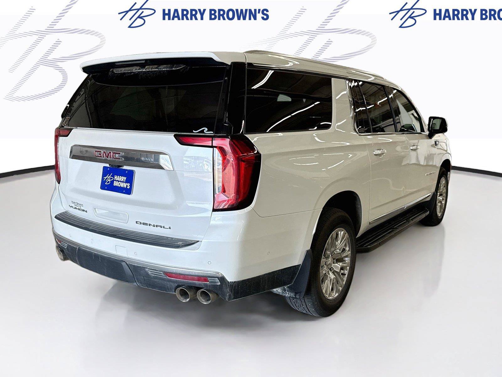 Used 2023 GMC Yukon XL Denali w/ Advanced Technology Package AWD/4WD image 10