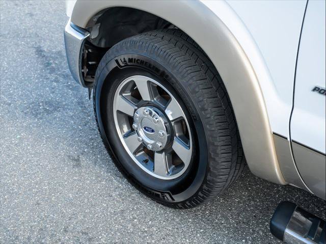 Used 2011 Ford F250 Lariat w/ Lariat Interior Pkg RWD image 14