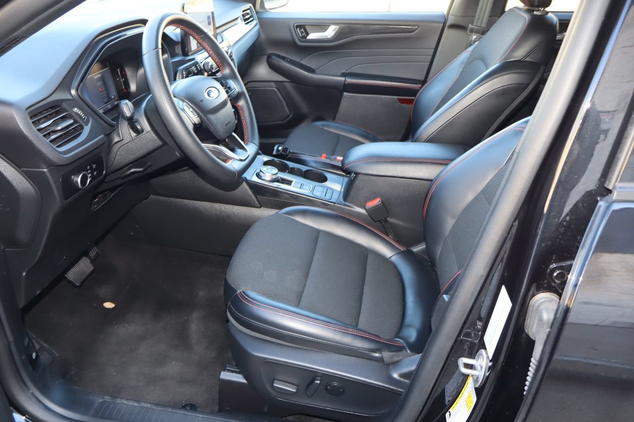 Used 2025 Ford Escape ST-Line AWD/4WD image 14