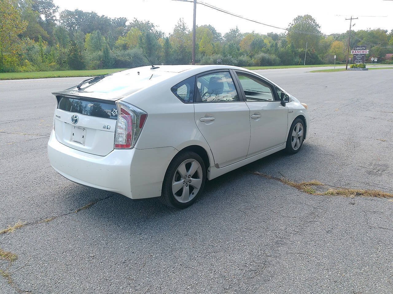 Used 2013 Toyota Prius Five FWD image 6