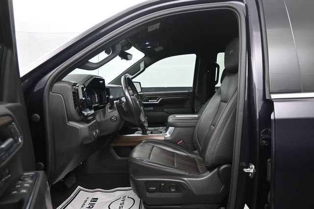 Used 2022 Chevrolet Silverado 1500 High Country w/ Technology Package AWD/4WD image 10