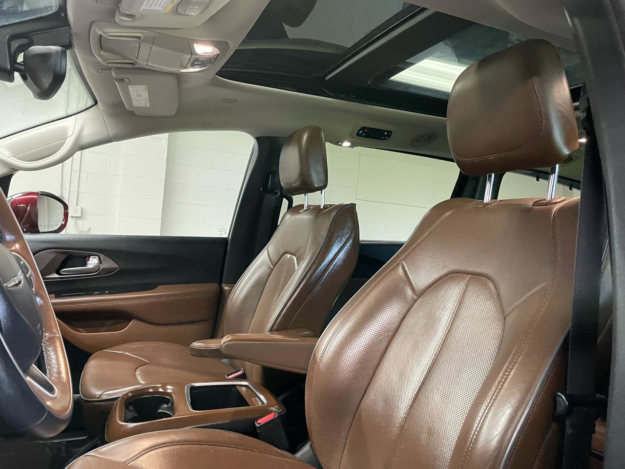 Used 2017 Chrysler Pacifica Limited FWD image 13