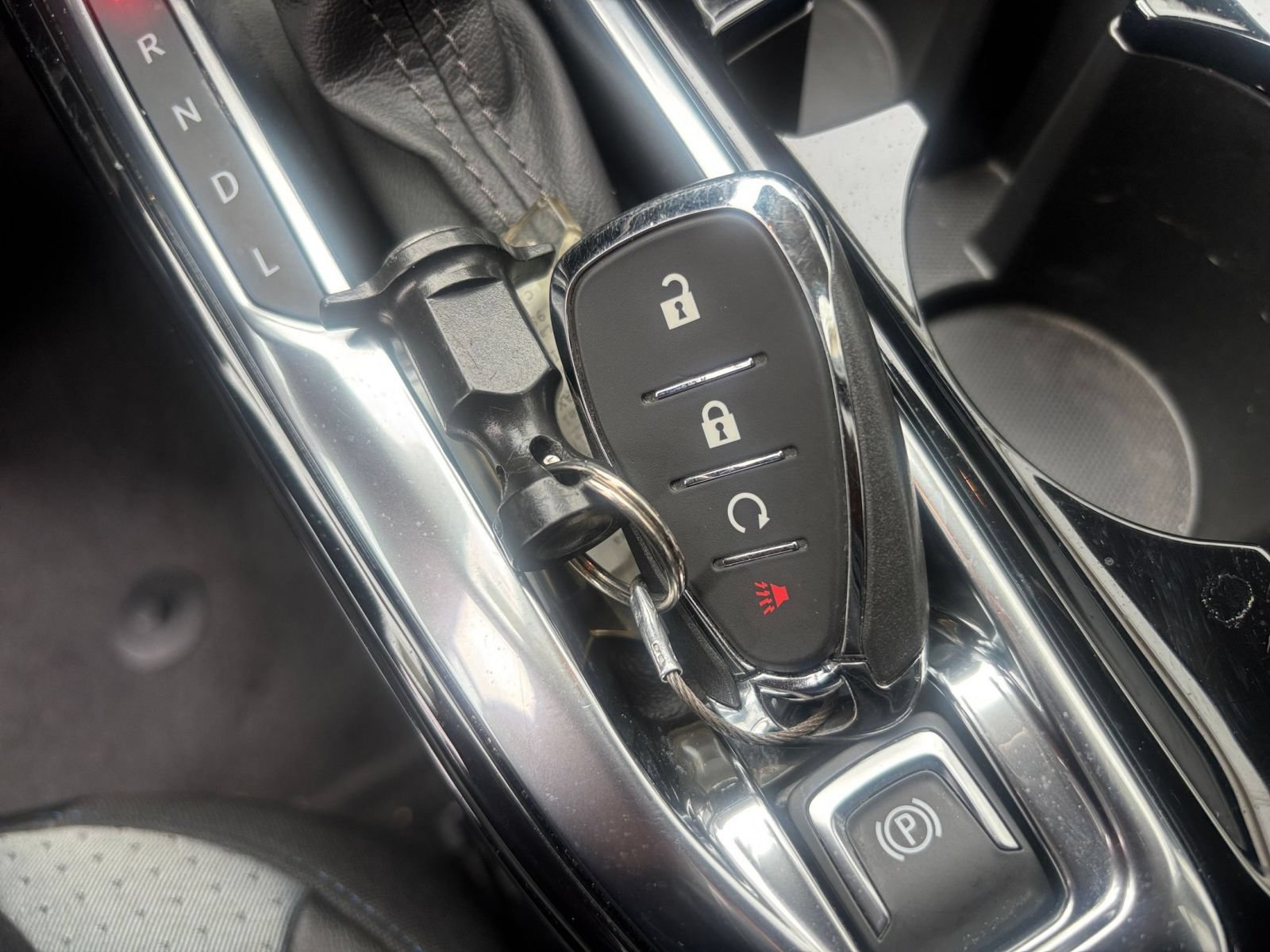 Used 2025 Chevrolet Trax LT FWD image 24