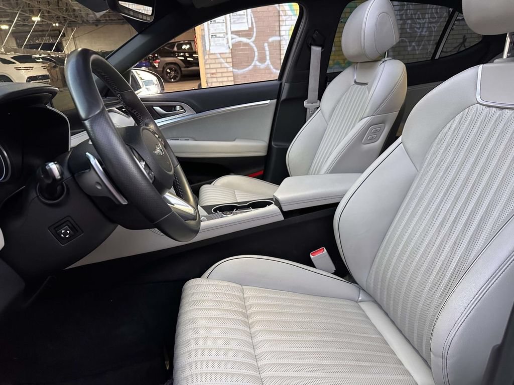 Used 2023 Genesis G70 2.0T w/ Sport Prestige Package AWD/4WD image 17