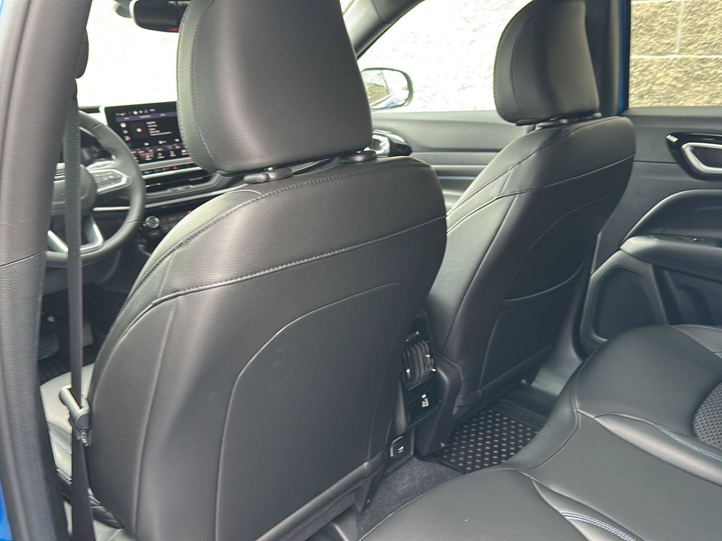 New 2026 Jeep Compass Latitude AWD/4WD image 30
