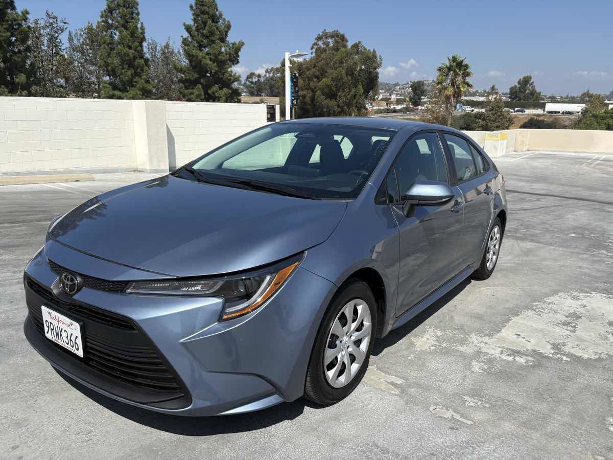 Used 2025 Toyota Corolla LE image 27