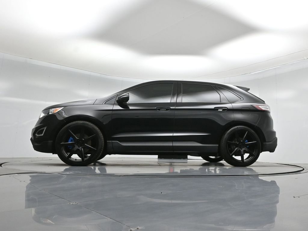 Used 2016 Ford Edge Titanium w/ Equipment Group 301A image 7