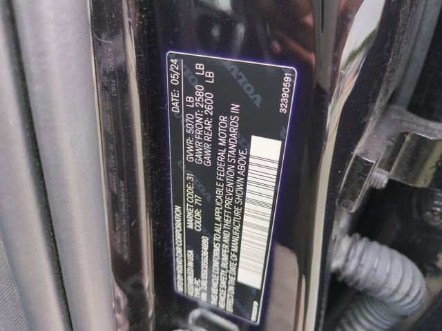 Certified 2025 Volvo S60 B5 Plus image 31