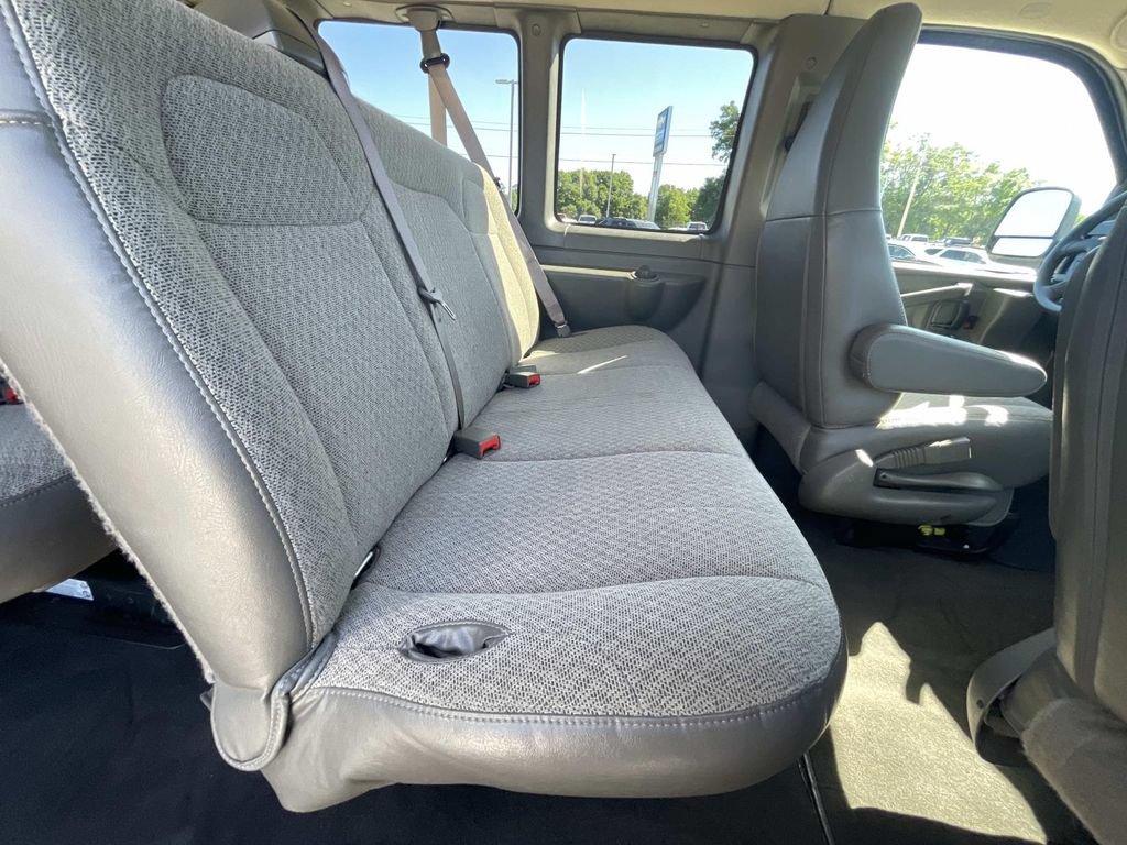 Used 2025 Chevrolet Express 3500 LT w/ LT Preferred Equipment Group RWD image 11