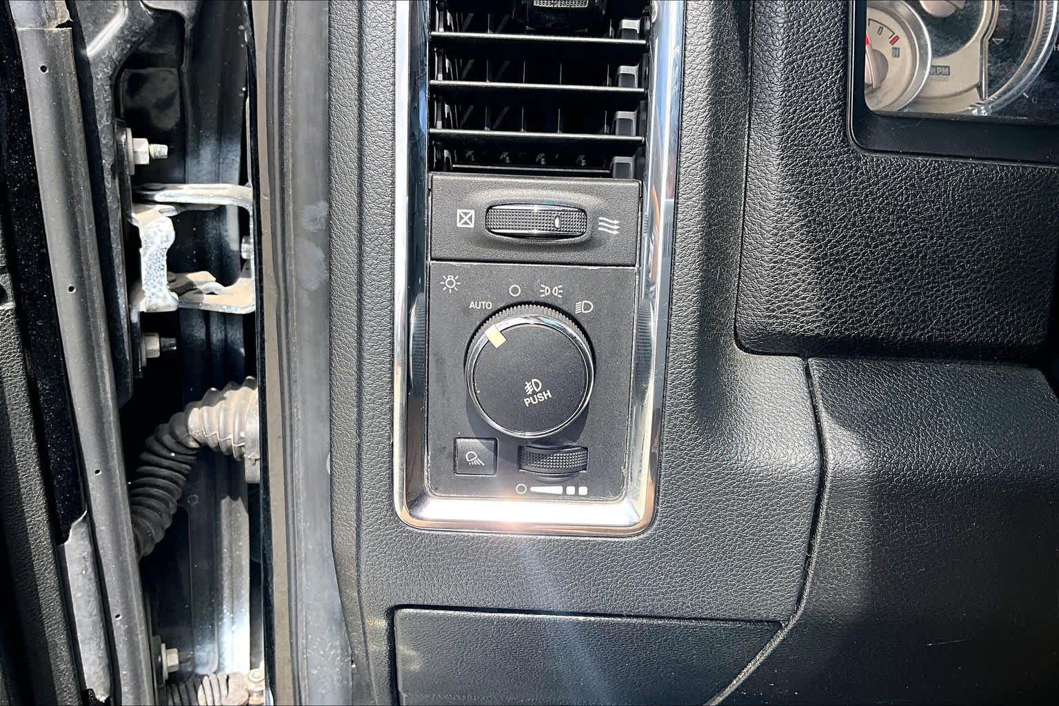 Used 2014 RAM 1500 Laramie Longhorn w/ Convenience Group RWD image 35