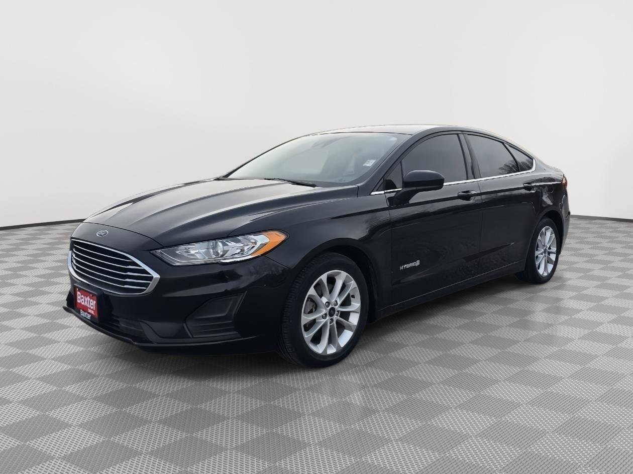 Used 2019 Ford Fusion SE image 2